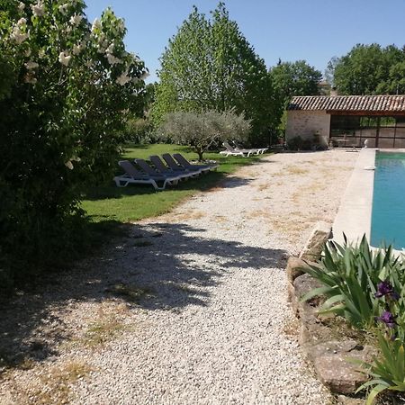 Chambres D'Hotes Le Vignoble Cucuron Exterior foto