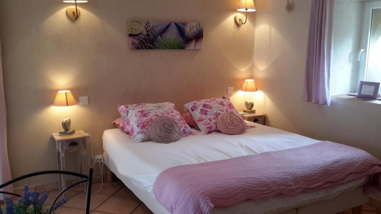 Chambres D'Hotes Le Vignoble Cucuron Exterior foto