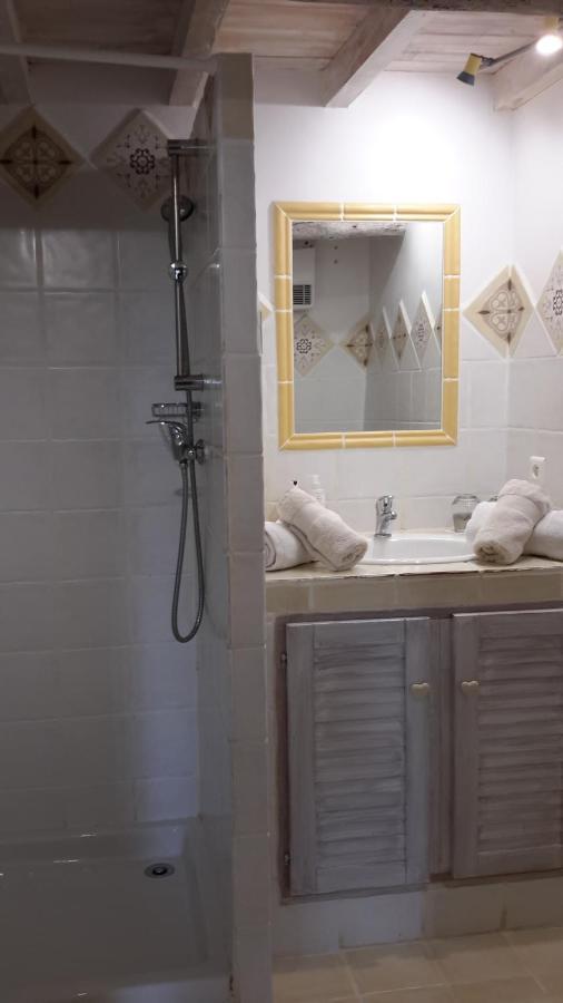 Chambres D'Hotes Le Vignoble Cucuron Exterior foto