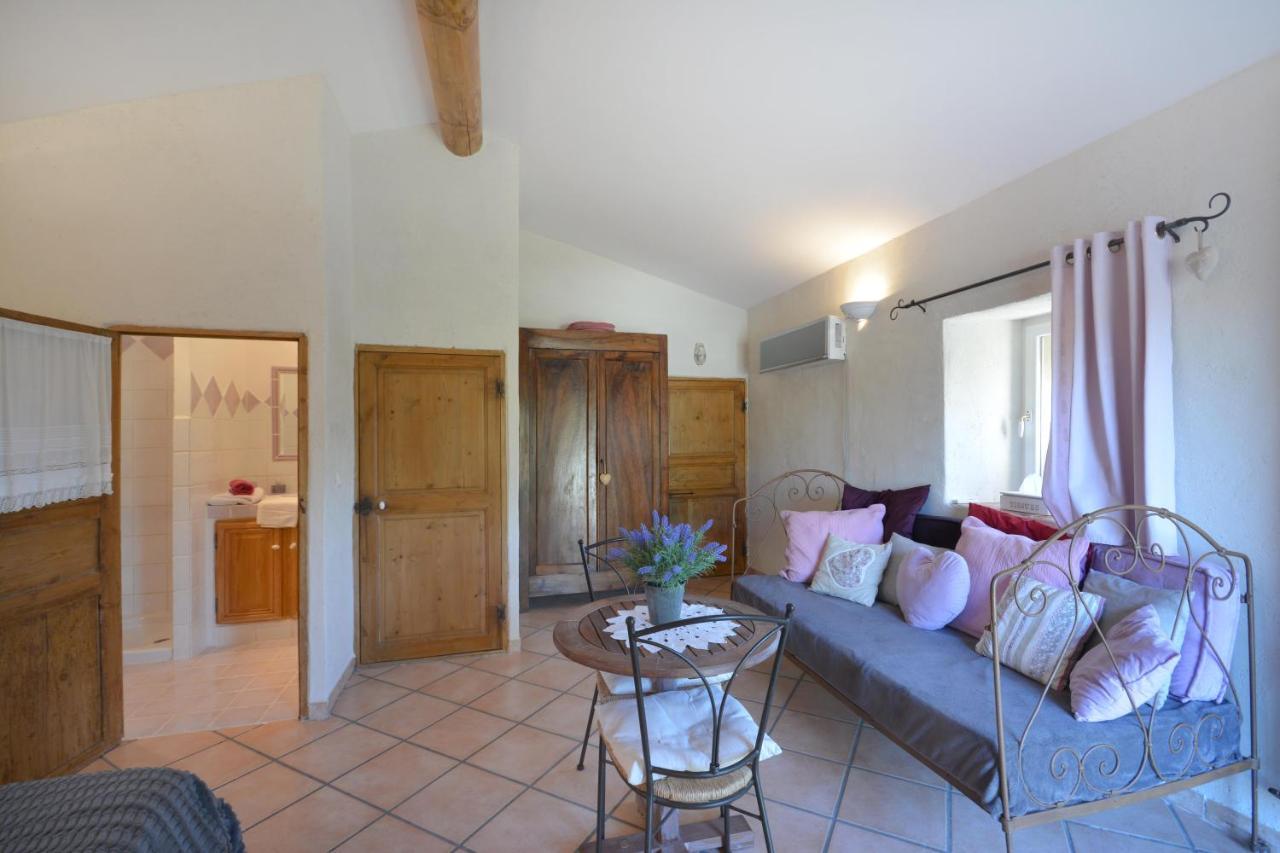 Chambres D'Hotes Le Vignoble Cucuron Exterior foto