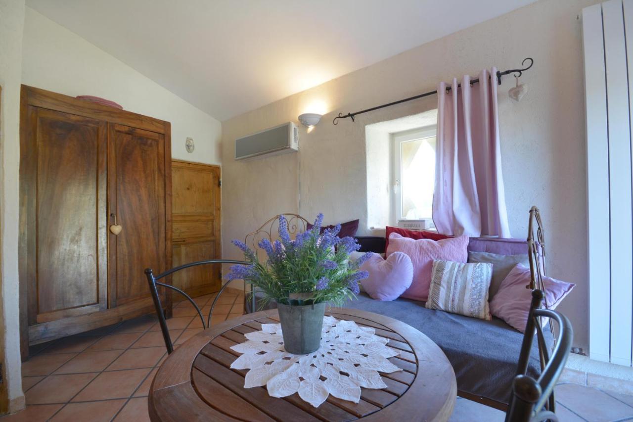 Chambres D'Hotes Le Vignoble Cucuron Exterior foto