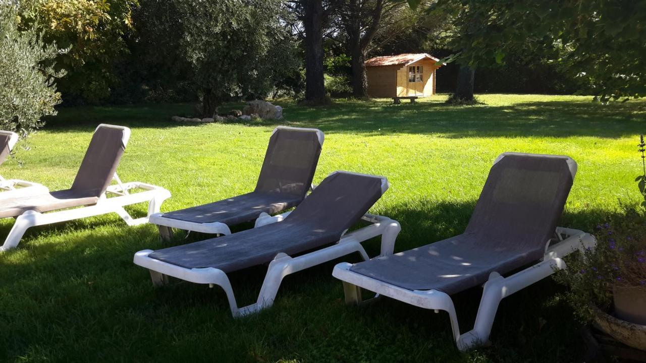 Chambres D'Hotes Le Vignoble Cucuron Exterior foto