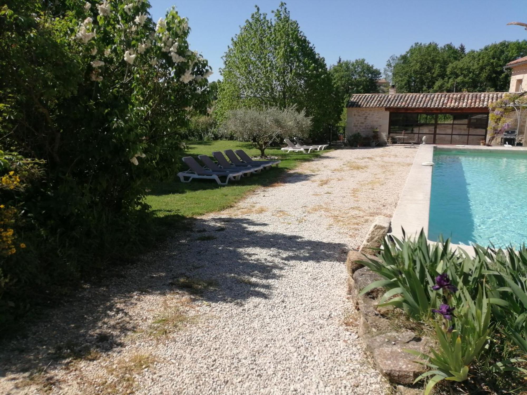 Chambres D'Hotes Le Vignoble Cucuron Exterior foto