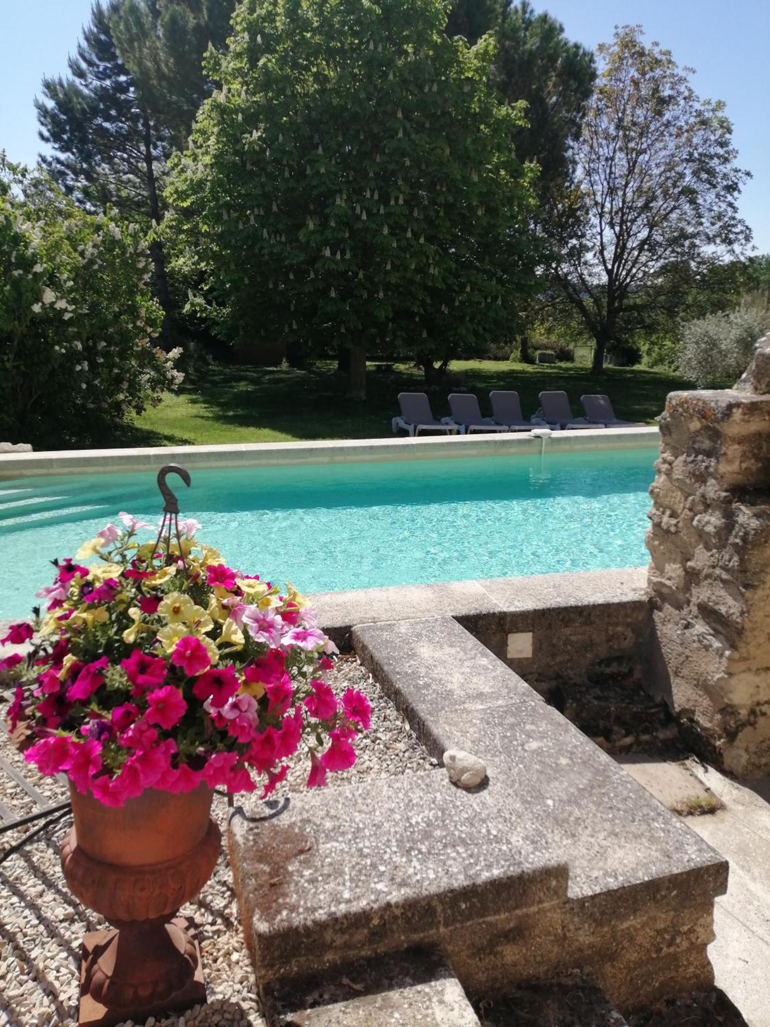 Chambres D'Hotes Le Vignoble Cucuron Exterior foto
